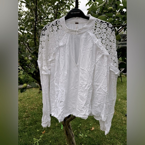 FREE PEOPLE Little Bit of Love White Ruffled Blouse Top, Sz L - Picture 3 of 15